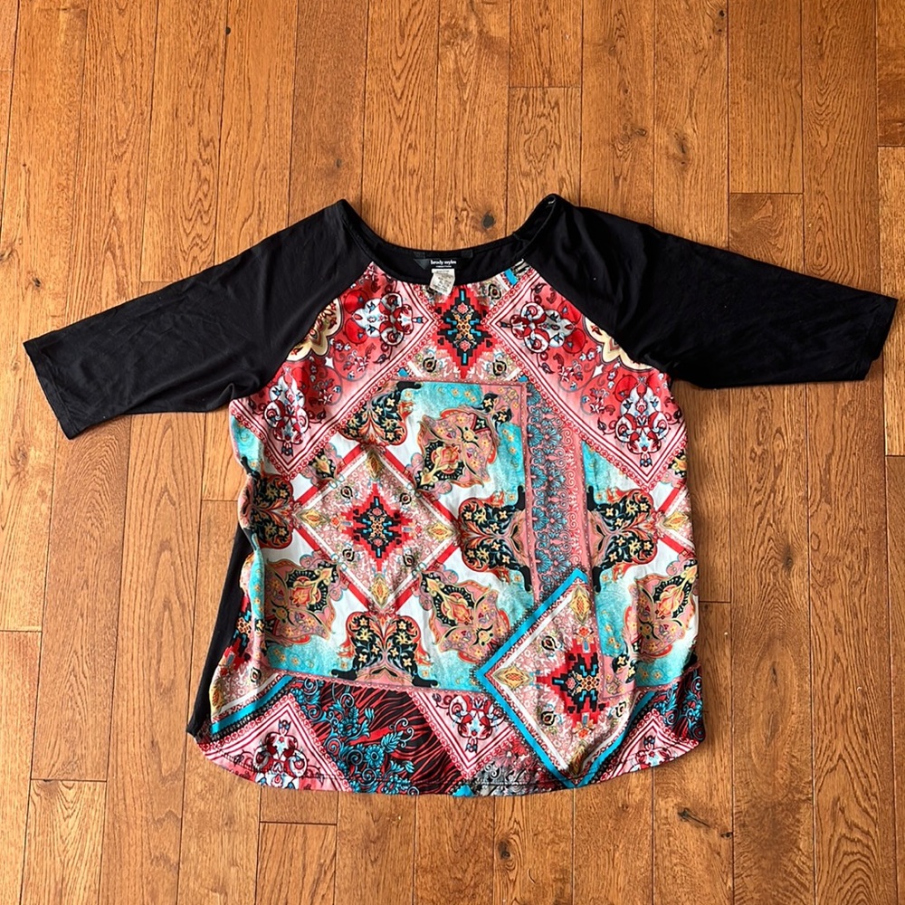 XL Tee with 3/4 sleeves